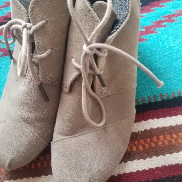 TOMS suede wedge lace-up booties - Picture 5 of 5